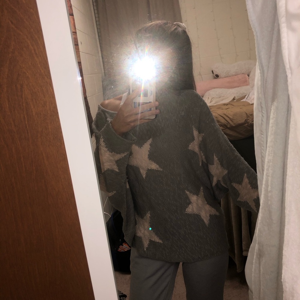 Star boutique sweater